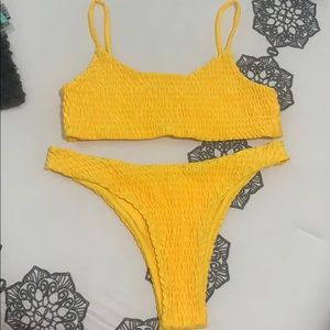 NVR WORN cheeky highwaist yellow rushed bikini